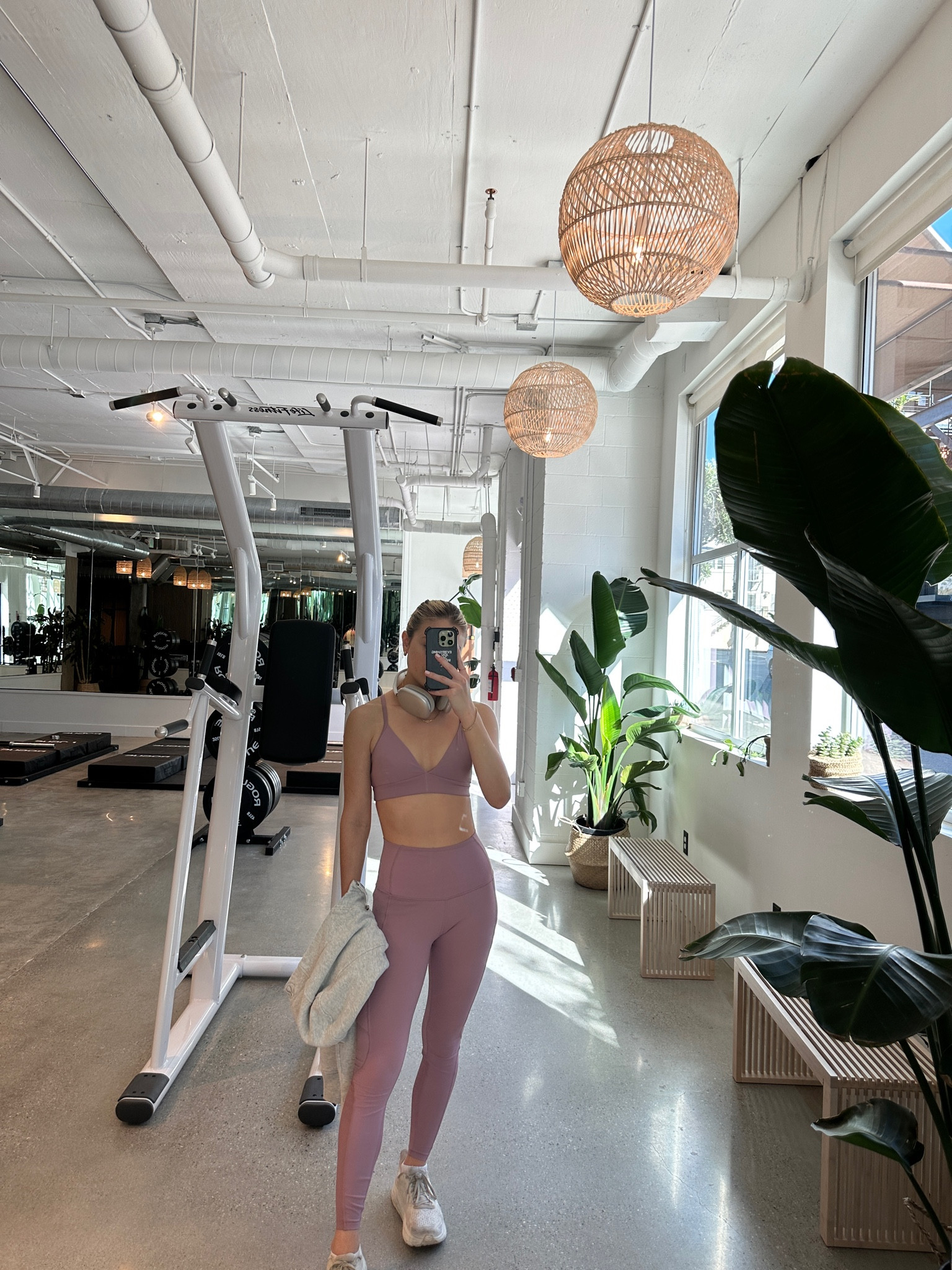 tavi workout set! i love these sports bra so much they’re super flattering #gymoutfit #pilatesoutfit 

#LTKSeasonal #LTKFind #LTKfitness