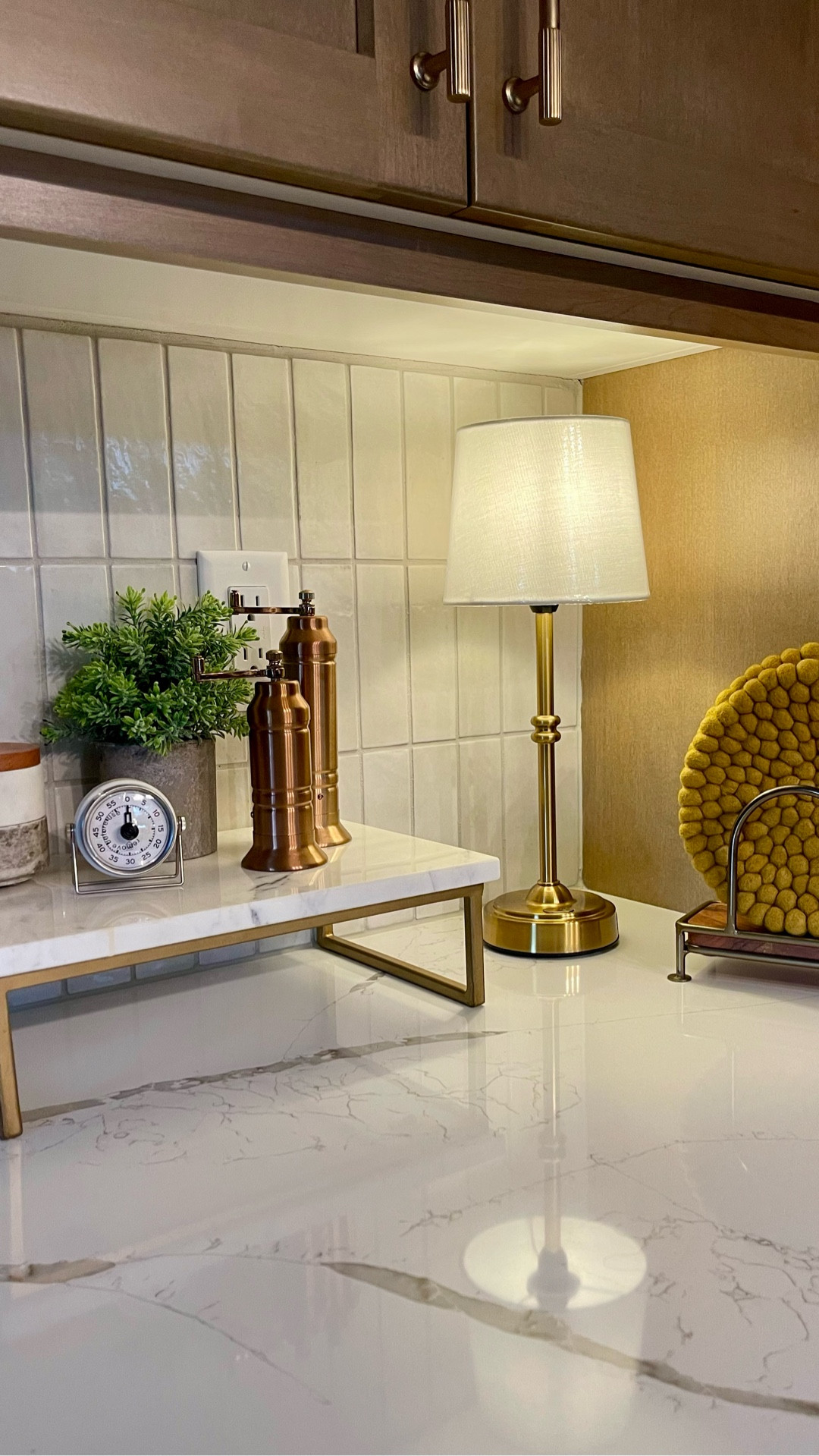 Viral rechargeable accent lamp. I love the look of having no cord showing. Adds the perfect amount of accent lighting. Perfrct for kitchen, bathroom or bedroom.



#LTKStyleTip #LTKHome