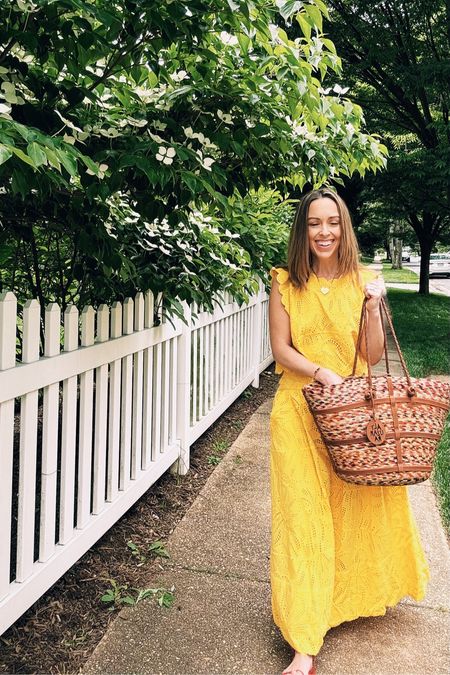 Dressing for summer in Saks - couldn’t resist this sunshine yellow two piece eyelet set from Farm Rio. I’ll be packing for my 40th birthday trip! 

#sakspartner #saks #sponsored



#LTKParties #LTKSeasonal #LTKStyleTip