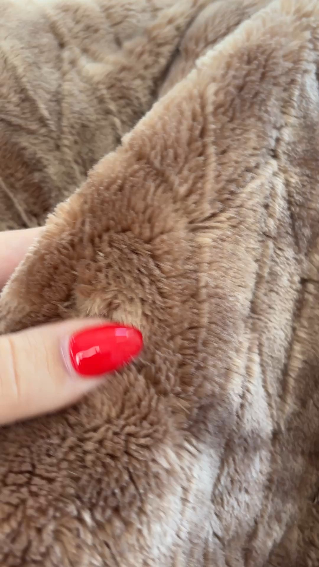 The softest blanket that’s also lightweight but warm 🤎🍁

Throw blanket 
Home finds 
Walmart home

#LTKHome #LTKselfcare #LTKSeasonal