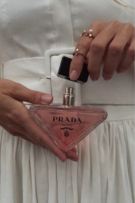 Prada or Nada 🪻 indulging in this seductively sweet fragrance: Prada Paradoxe. My new summer favorite! 

