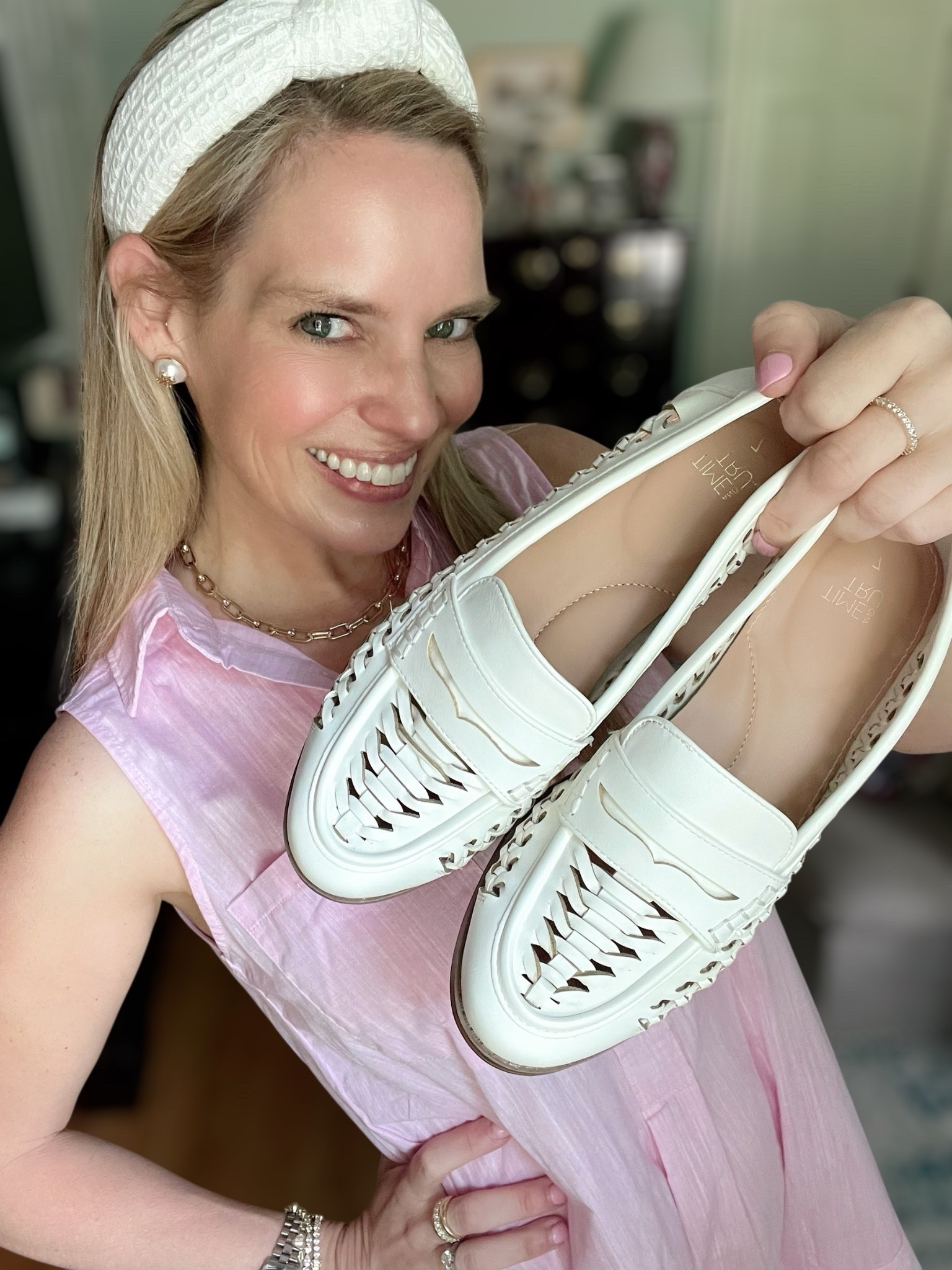 💗 Easy, breezy, and under budget — this sleeveless pink shirtdress gives major Tuckernuck vibes without the price tag! I’m wearing a size S and love the lightweight cotton and flirty ruffle hem 🌸 The perfect everyday dress for summer errands, brunch, or vacay strolls ☀️

🥿 Styled it with these under-$25 white woven loafers (I sized down to a 7 since they only come in whole sizes) for a polished preppy look, and finished with a textured white headband and Melinda Maria jewelry — don’t forget to use code PREPPYREBEL for 10% off ✨

#AmazonFinds #LTKunder50 #summerdress #TuckernuckLookForLess #LTKstyletip #preppystyle #LTKsummer #dressunder40 #easyoutfits #coastalstyle #LTKootd #MelindaMaria #PREPPYREBEL

#LTKFindsUnder100 #LTKFindsUnder50 #LTKShoeCrush