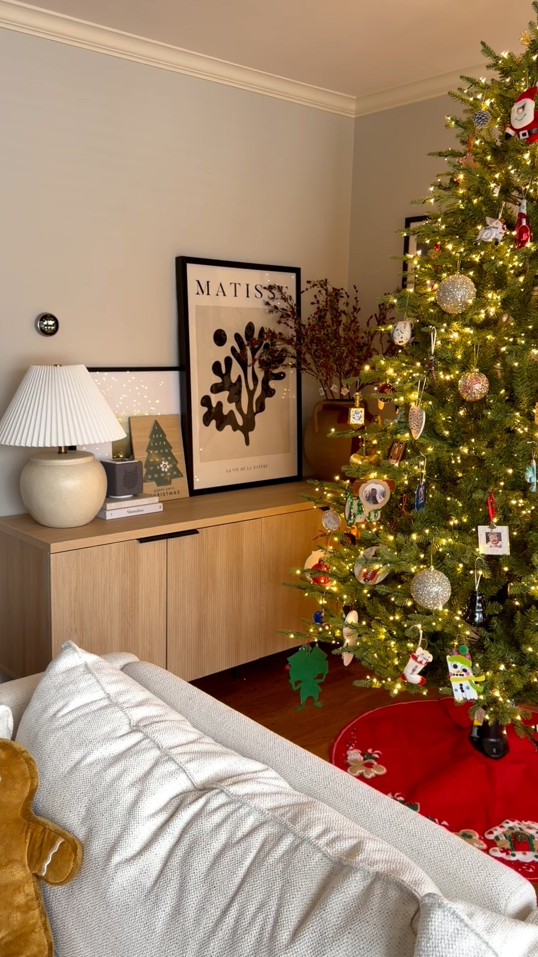 So so happy with this tree. Think I might get the slim option next year for my family room!

#LTKHoliday #LTKHome