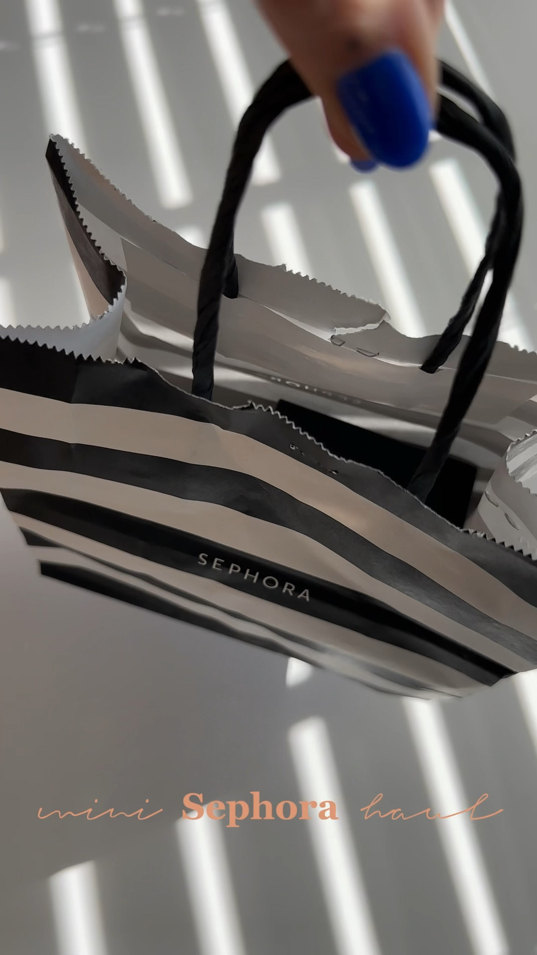 Mini ($165 😫) #Sephora Haul 

#HudaBeauty Setting Powder - shade Cherry Blossom
#DiorLipMaximizer - shades 065 Icey Blue & 030 Shimmer Rose

🩵

#LTKfindsunder100 #LTKbeauty #LTKVideo