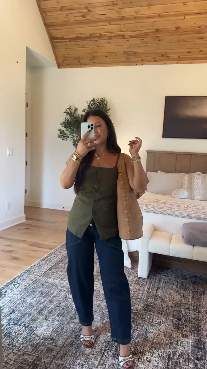 This Walmart fall outfit looks so expensive! The olive green button-front vest paired with dark-wash jeans creates the perfect elevated casual look. Add a neutral tote and sandals now, then layer it with a fitted top and boots for cooler weather!
#WalmartFashion #WalmartFinds #WalmartStyle #FallOutfit #OliveGreenVest #DarkWashJeans #AffordableFashion #CasualFallStyle #WomensFashion #FallFashion2026
