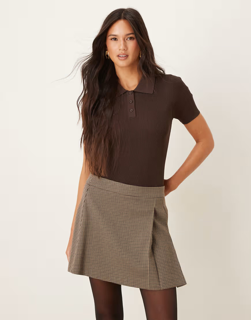 Gina Tricot mini pleated skirt in brown plaid | ASOS (Global)