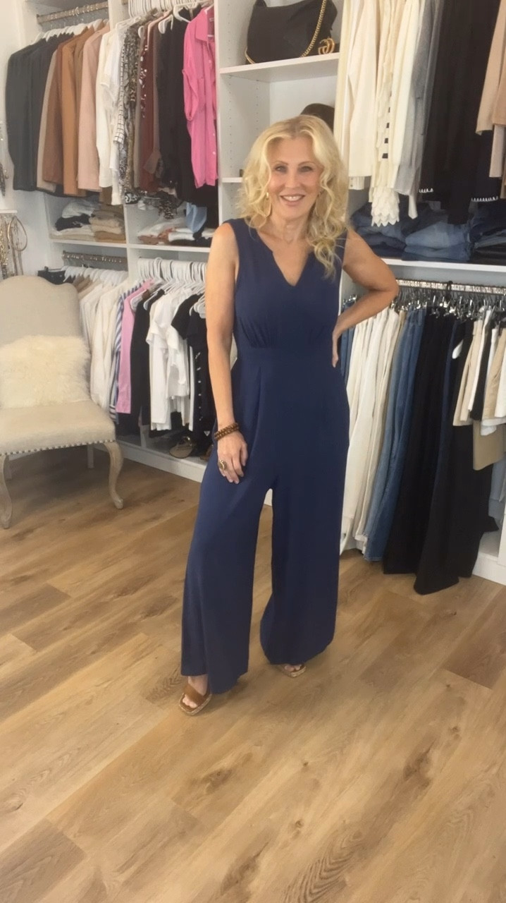 Jumpsuit size small
There is extra room in bottom


#LTKFindsUnder50 #LTKOver40 #LTKFindsUnder100