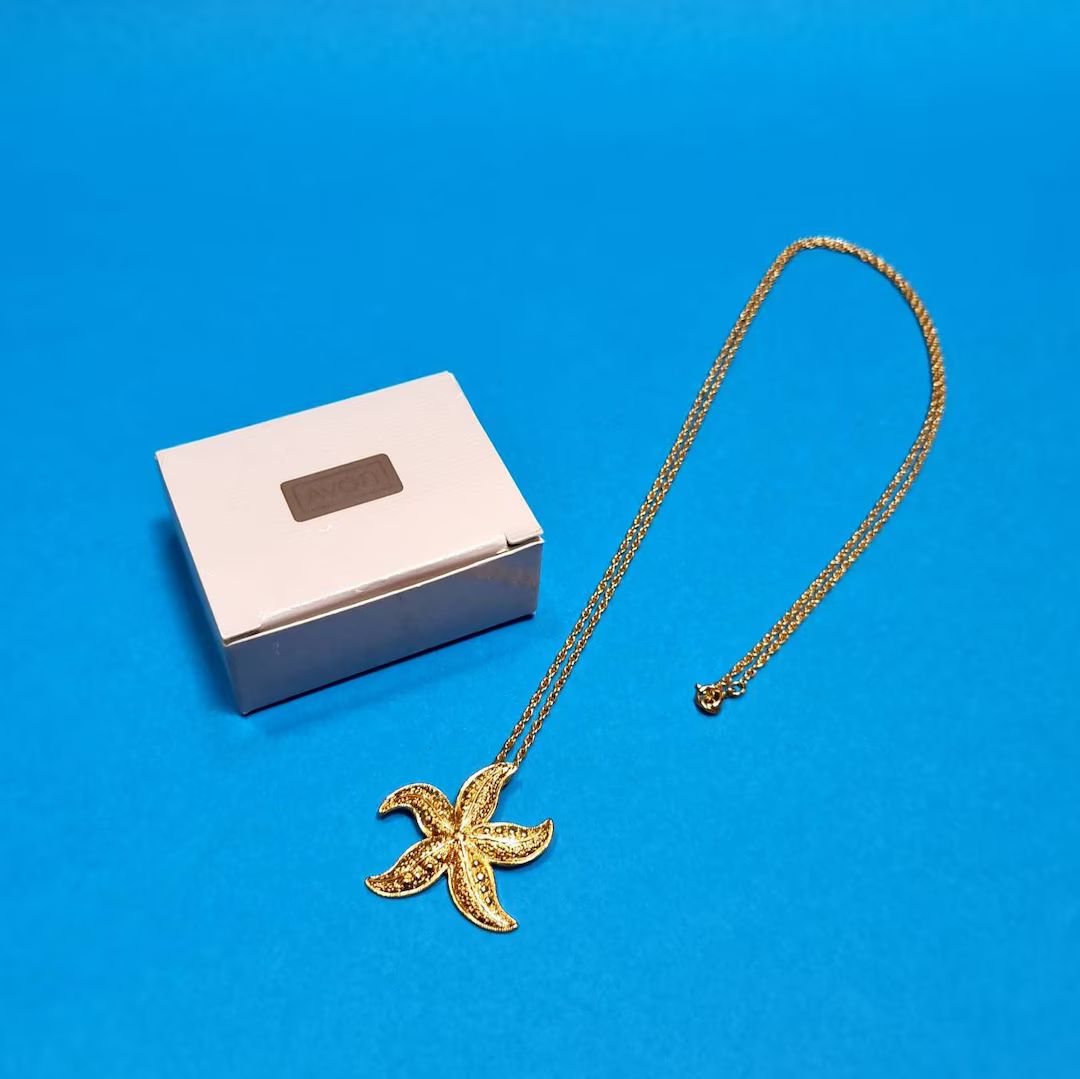 Avon, 80s new vintage gold plated starfish pendant necklace, in original box | Etsy (US)