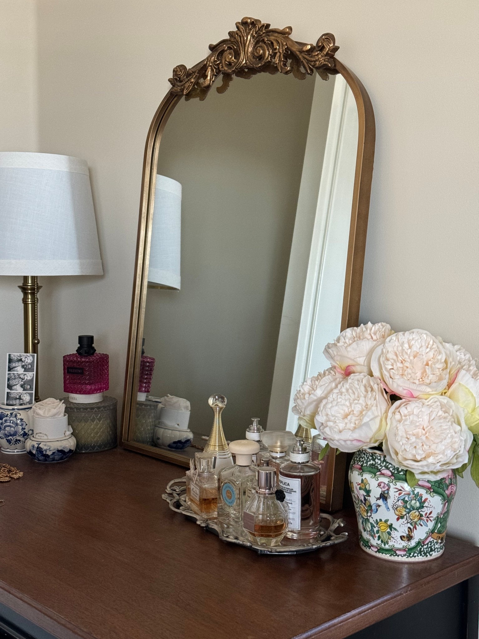 Dresser decor 🪞🌷

#LTKSeasonal #LTKGiftGuide #LTKHome