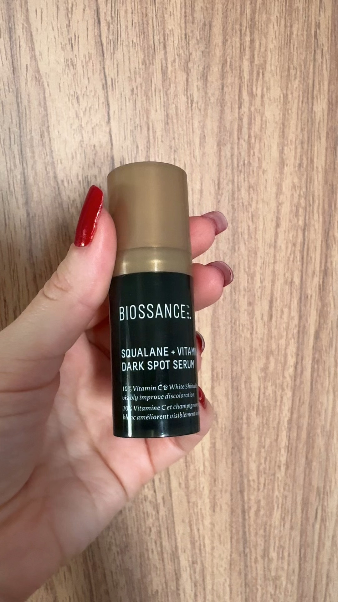 3 das minhas vitas C favoritas dos últimos meses🍊+ dica valiosa no fim da legenda! 

1- Biossance não poderia faltar, pois depois que testei essa miniatura aqui, vivo numa busca constante por achar o full Size desse produto. Uma das melhores vitaminas C que já usei na vida! 

2- A versão em óleo da Sallve é perfeita pra quem tem pele seca ou pro período do inverno, já que mesmo as peles oleosas costumam ressecar em algumas áreas. Apesar da textura oleosa, ela é super leve e se usada com um protetor solar de toque seco fica com um acabamento super equilibrado👌🏼

3-A última que venho testando é essa da Riô que já ganhou meu coração, ainda mais pra esse período de meia estação, onde temos dias mais quentes, já que essa textura em Sérum gel deixa tudo mais suave🤓já está reservada a minha necessair de viagem! 

Obs: Deixei mais de uma opção da vita C da Riô, pois vcs tb encontram no site da Raia, porém o site oficial da marca está com um desconto ainda melhor viu😉aproveitem! 

#LTKbeleza #LTKbrasil #LTKspring