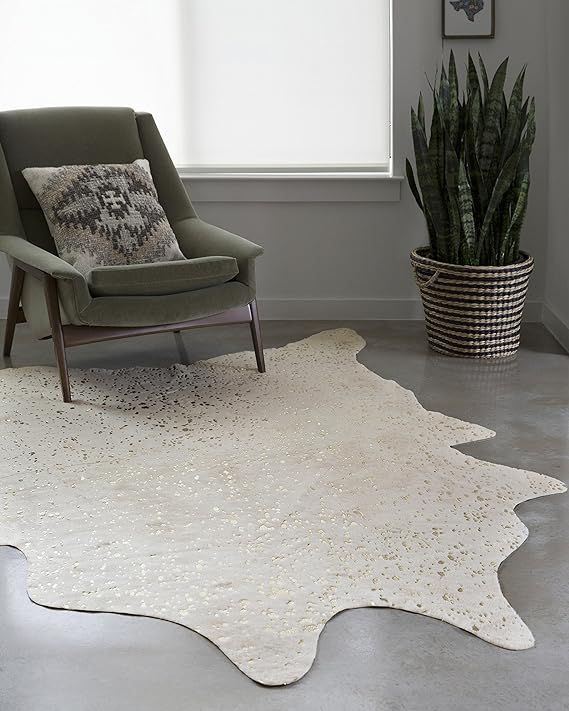 Loloi  Faux Cowhide Rug Bryce Collection, 6'2" x 8', Ivory/Champagne | Amazon (US)