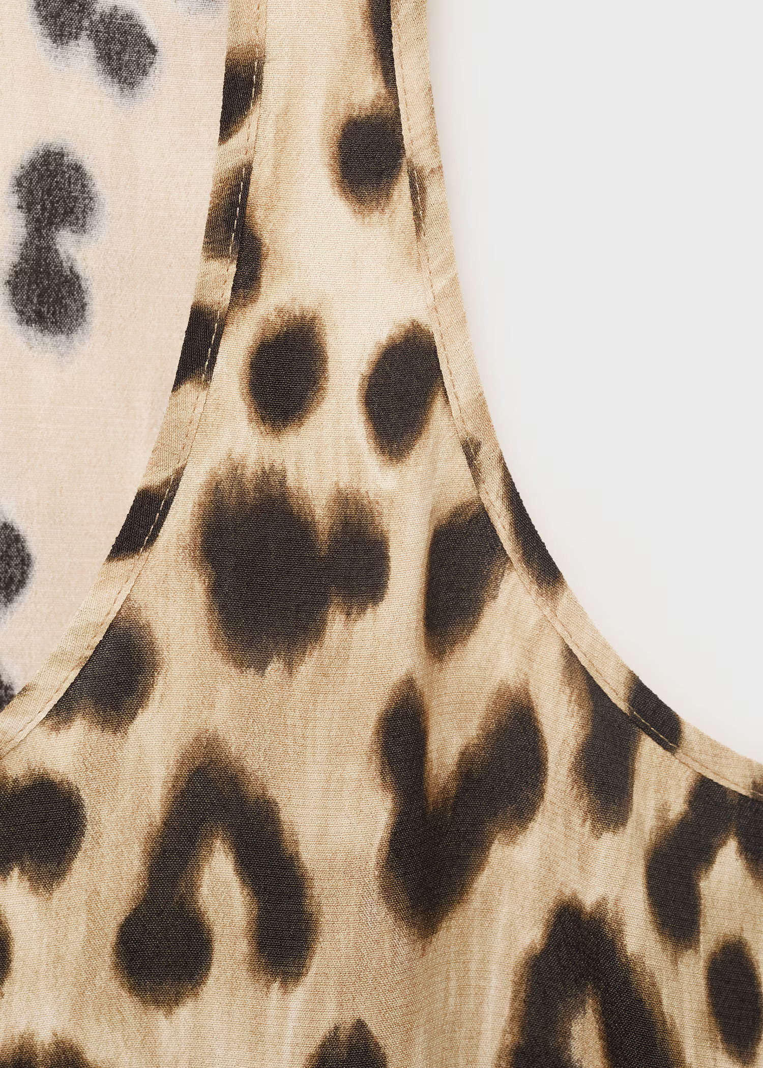 Leopard-print low-cut top | Mango (US/MX/AU)