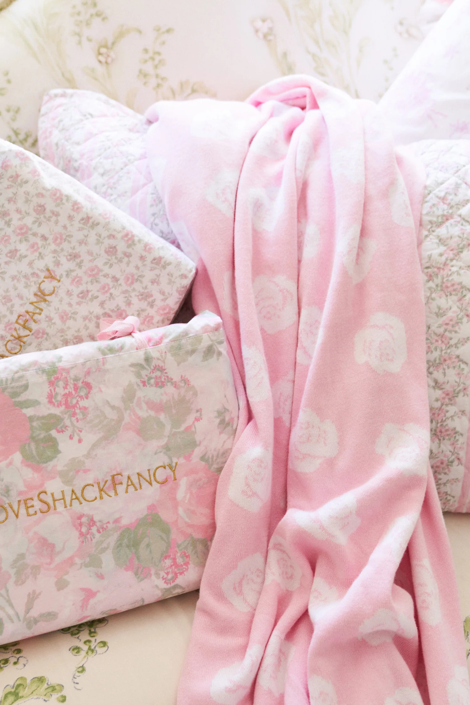 Rose Jacquard Blanket - BALLERINA PINK / O/S | LoveShackFancy