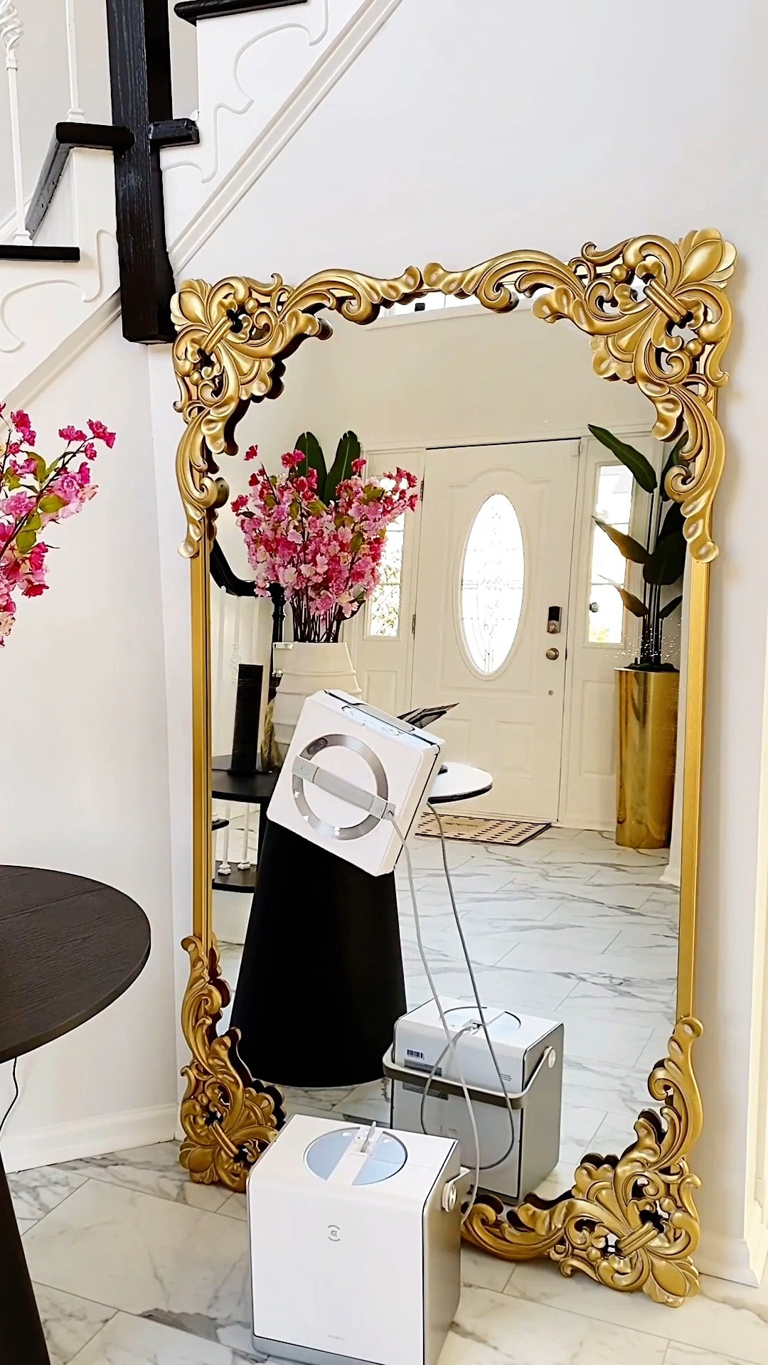 Cleaning glass doors, mirror and high ceiling windows can be a pain in the butt but this vacuum cleaner has come to help 🙌

#LTKHome #LTKU #LTKvlog