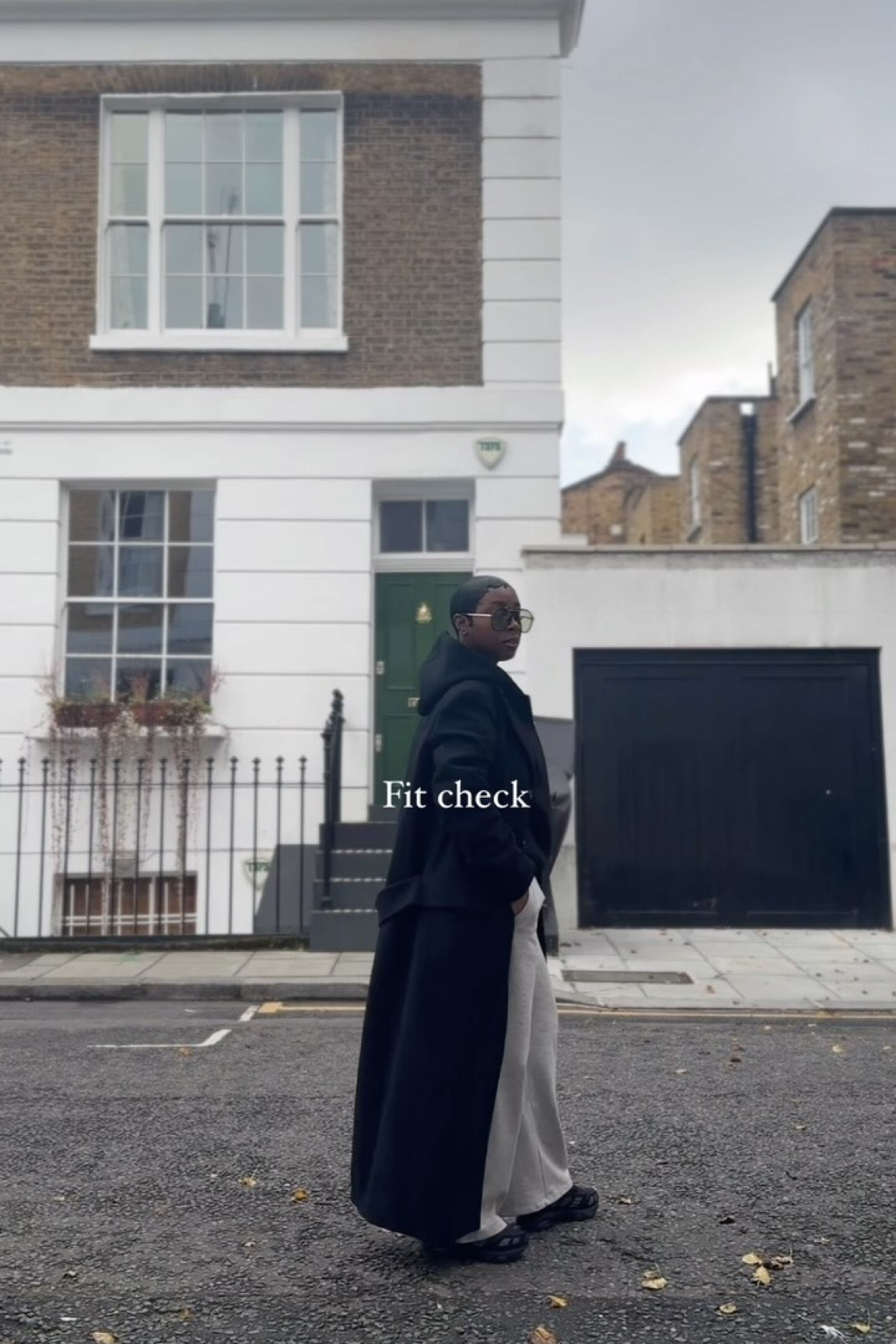 Give me a comfy grey jogger pants any day! 

@asos #greyjoggersseason #comfyoutfit #joggers