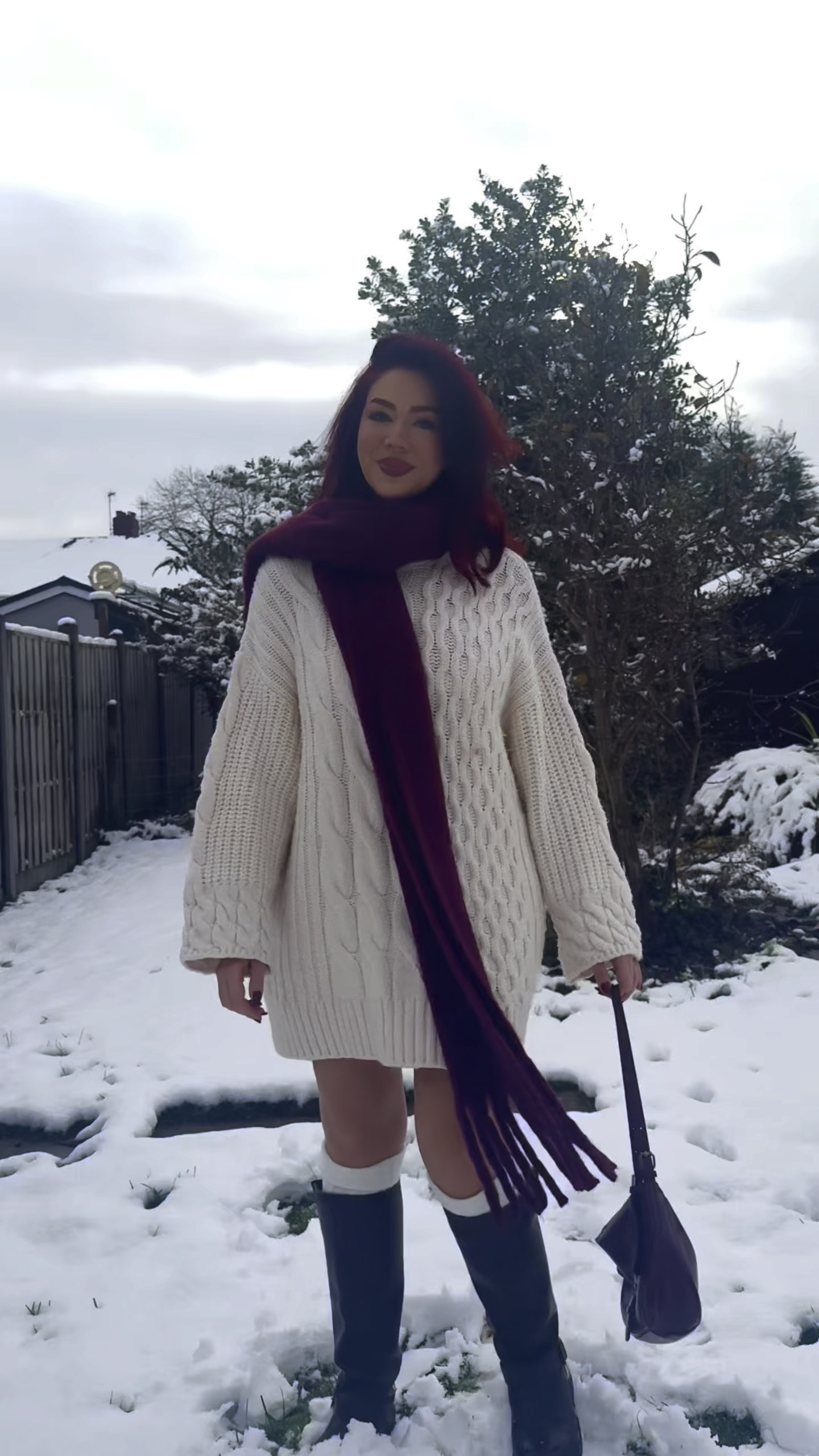 insta vs reality #winteroutfits #snowoutfits 

#LTKwinter