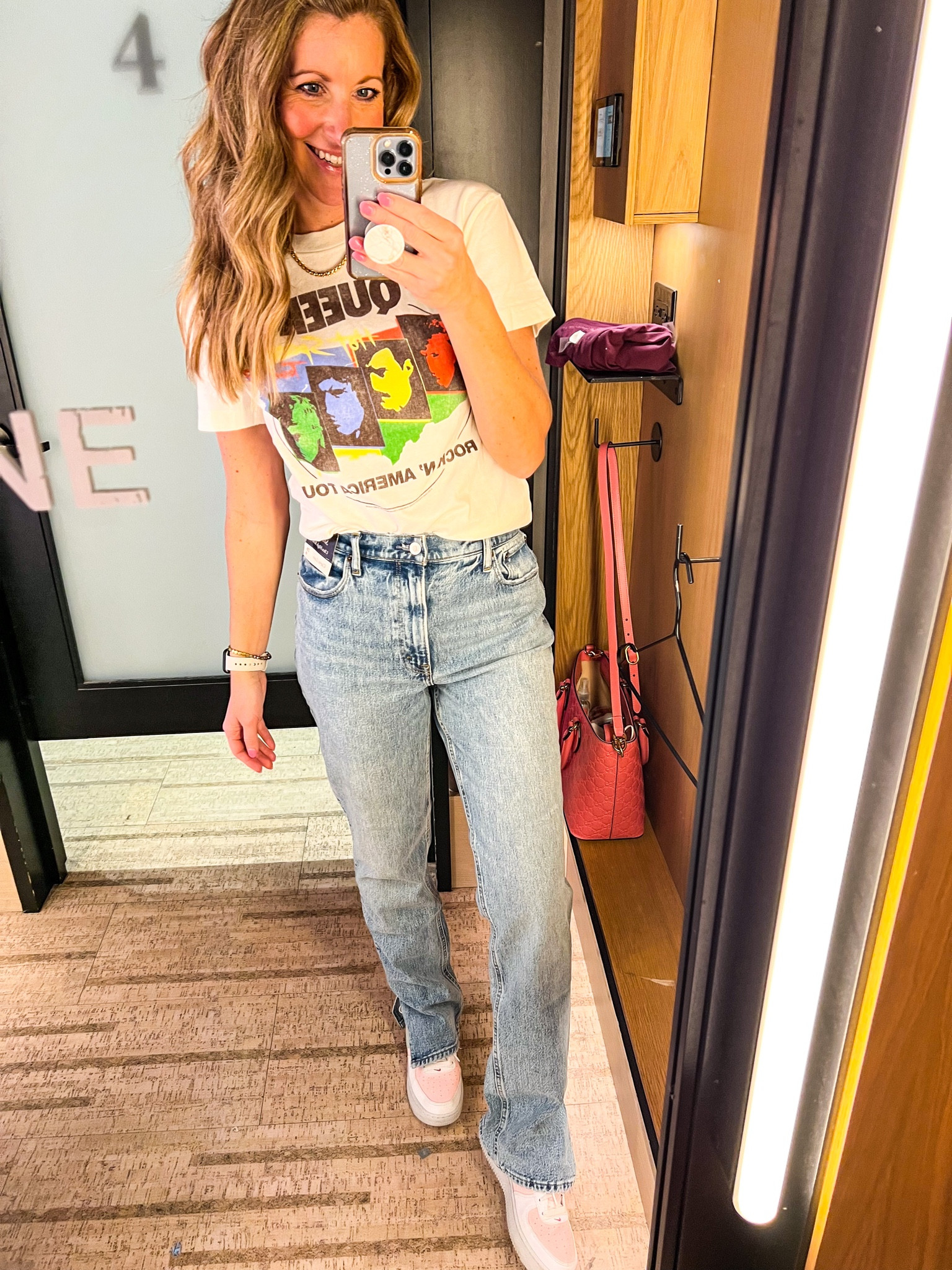 More Abercrombie love today! Anyone else remember cutting their jeans at the bottom? Well now they make them like that! 👏 
Loving the fit of these ones I found! 
*wearing size 6L (I’m 5’7” and really appreciate stores that offer long lengths!) Unfortunately my tee isn’t online to link but they had a ton in store! The unisex fit is 👌

#LTKstyletip #LTKSale #LTKFind