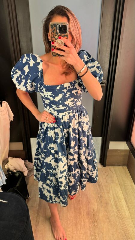 I’m obsessed with the cut, color, fit and everything about this Abercrombie dress! Such a great dress for spring/summer events!




#LTKsalealert #LTKfindsunder100 #LTKSeasonal