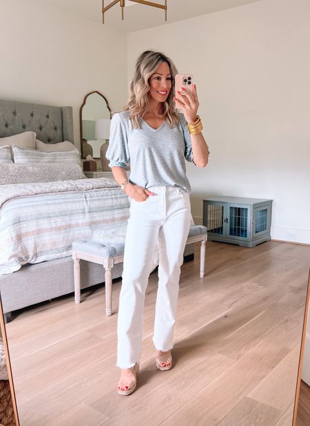 Top • Jeans • Wedges

Top Fit: I’m wearing an XXS 
Jeans Fit: I’m wearing a25 

Use code HONEY10 to get 10% off the top! 

Gibson Fashion, Bloomingdale’s Fashion, Summer Wardrobe Staples, White Denim 

#LTKSeasonal #LTKstyletip #LTKFind