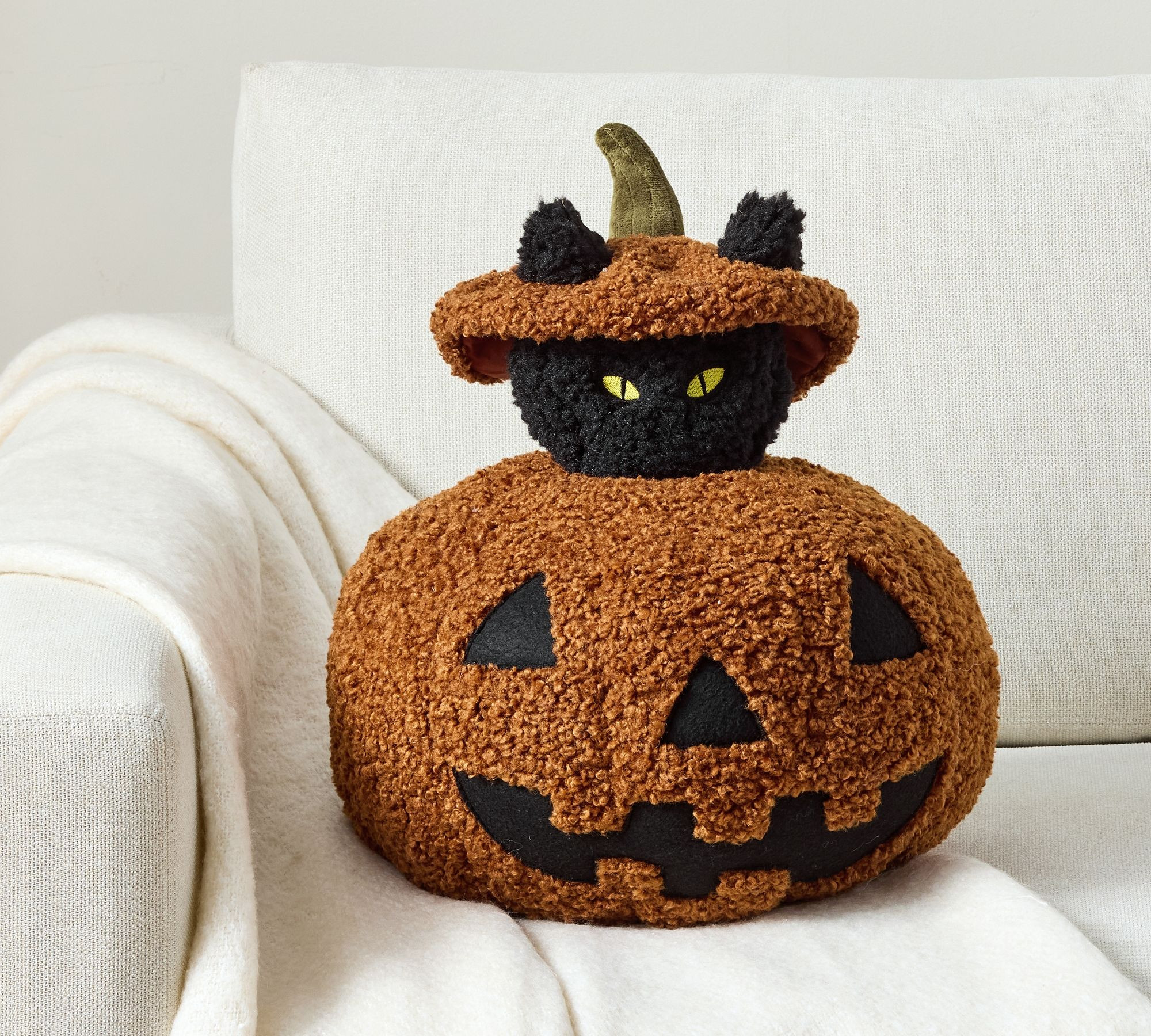If you want your home to feel like a fall catalog… these Pottery Barn Halloween pillows are everything 🤍 soft textures, subtle spooky details, and the prettiest neutral palette.

#potterybarndecor #fallhome #cozydecor #halloweenpillows #ltkdecor #homeinspo #fallaesthetic #cozyvibes #decorinspo #pinteresthome 

 #LTKSeasonal #LTKHome #LTKSaleAlert