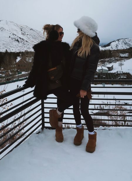 ❄️❄️

#snowday #skitrip #allblack #blackonblack #boots #winterstyle #winterboots #uggs #winteraccessories #shealeighmills

#LTKSeasonal #LTKtravel #LTKstyletip
