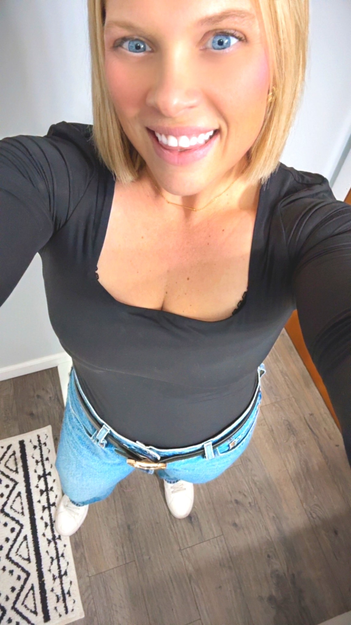 Love this top for the fact it snatches my waist without taking my breath away.
Top- Amazon sz Large 
Jeans- Levi’s sz 30
Shoes- on clouds 

#LTKValentine #LTKdayinmylife #LTKootd
