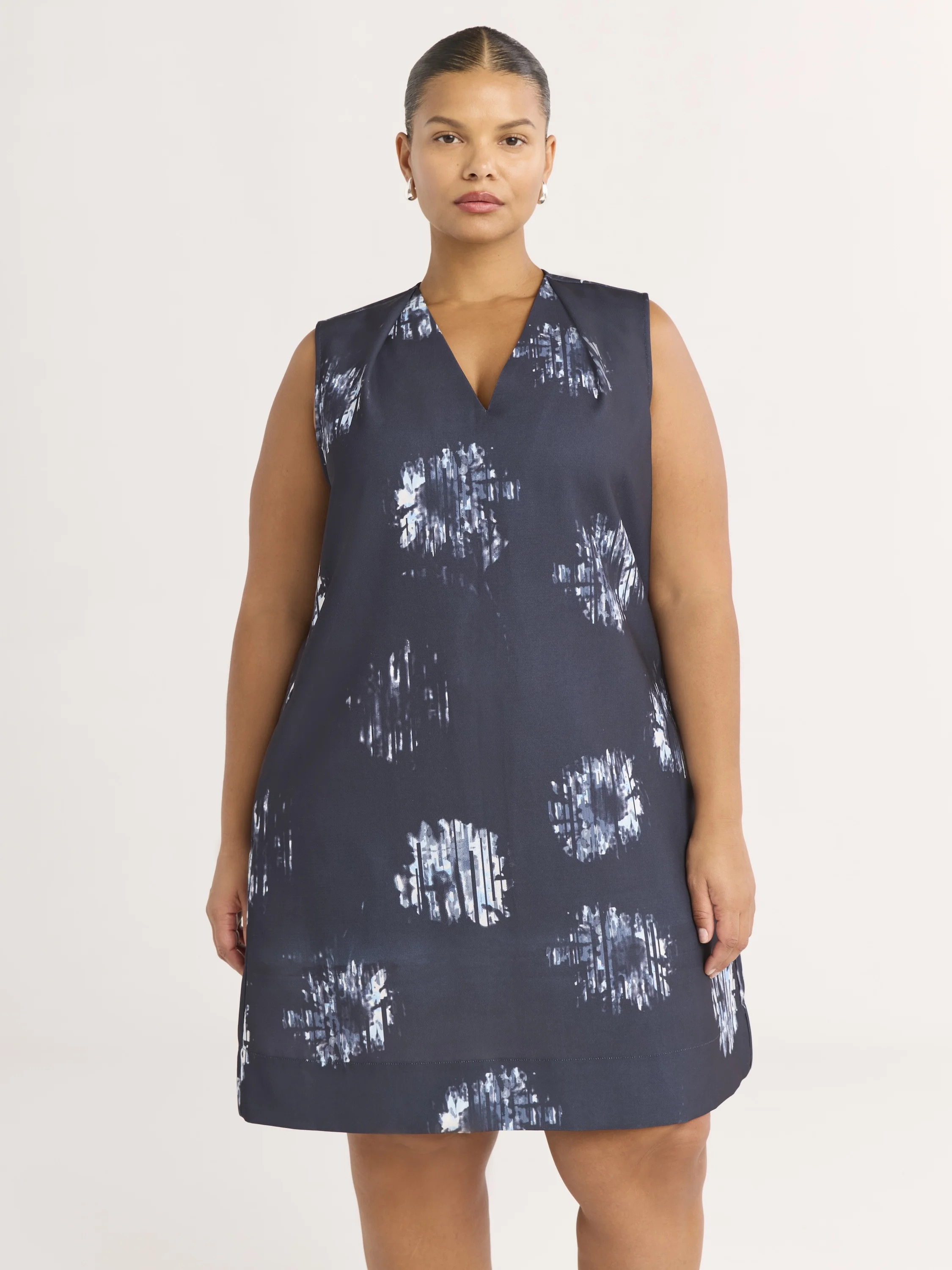 Scoop Women’s and Women's Plus Sleeveless V-Neck Dress, Sizes XS-4X | Walmart (US)