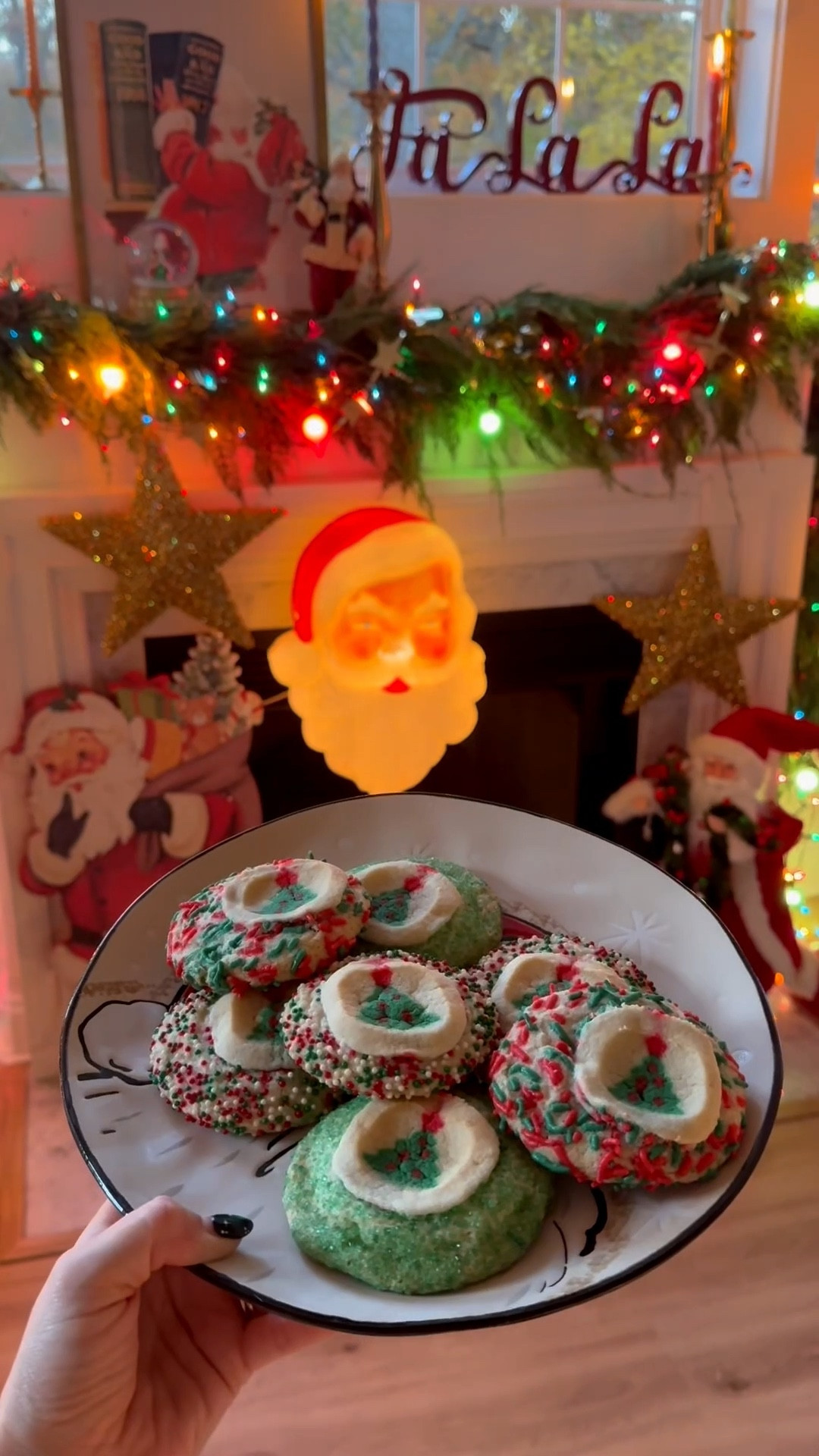 Christmas decor // nostalgic 90s decor 

#LTKHome #LTKSeasonal #LTKHoliday