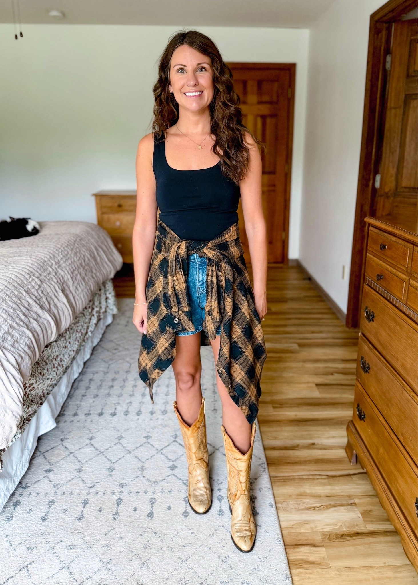Country Concert outfit🤠🎶👢

My cowboy boots are from eBay, linked some similar ones (check eBay for cute secondhand ones!)

small in my tank, small in my flannel, and 00 in my denim shorts (medium wash).

#LTKPetite #LTKSeasonal #LTKootd