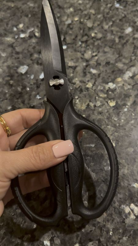The best kitchen scissors ✂️ 

#LTKHome #LTKVideo
