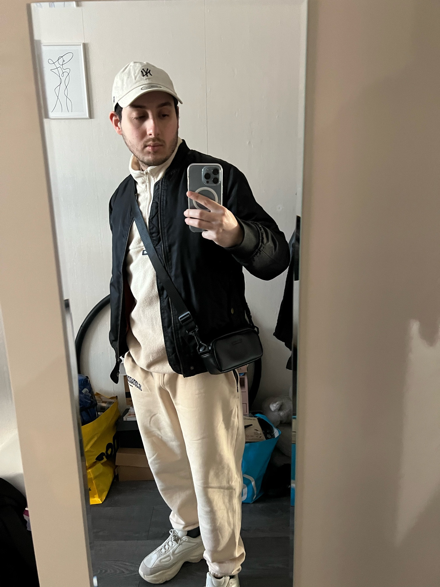 Just a regular fit for lunch! 

Sweater: Shein / M 
Bomberjack: C&A / M
Sweatpants: Lumiére / M
Shoes: Bershka / 42
Bag: Shein
Hat: Snipes




#LTKeurope #LTKfit #LTKmens