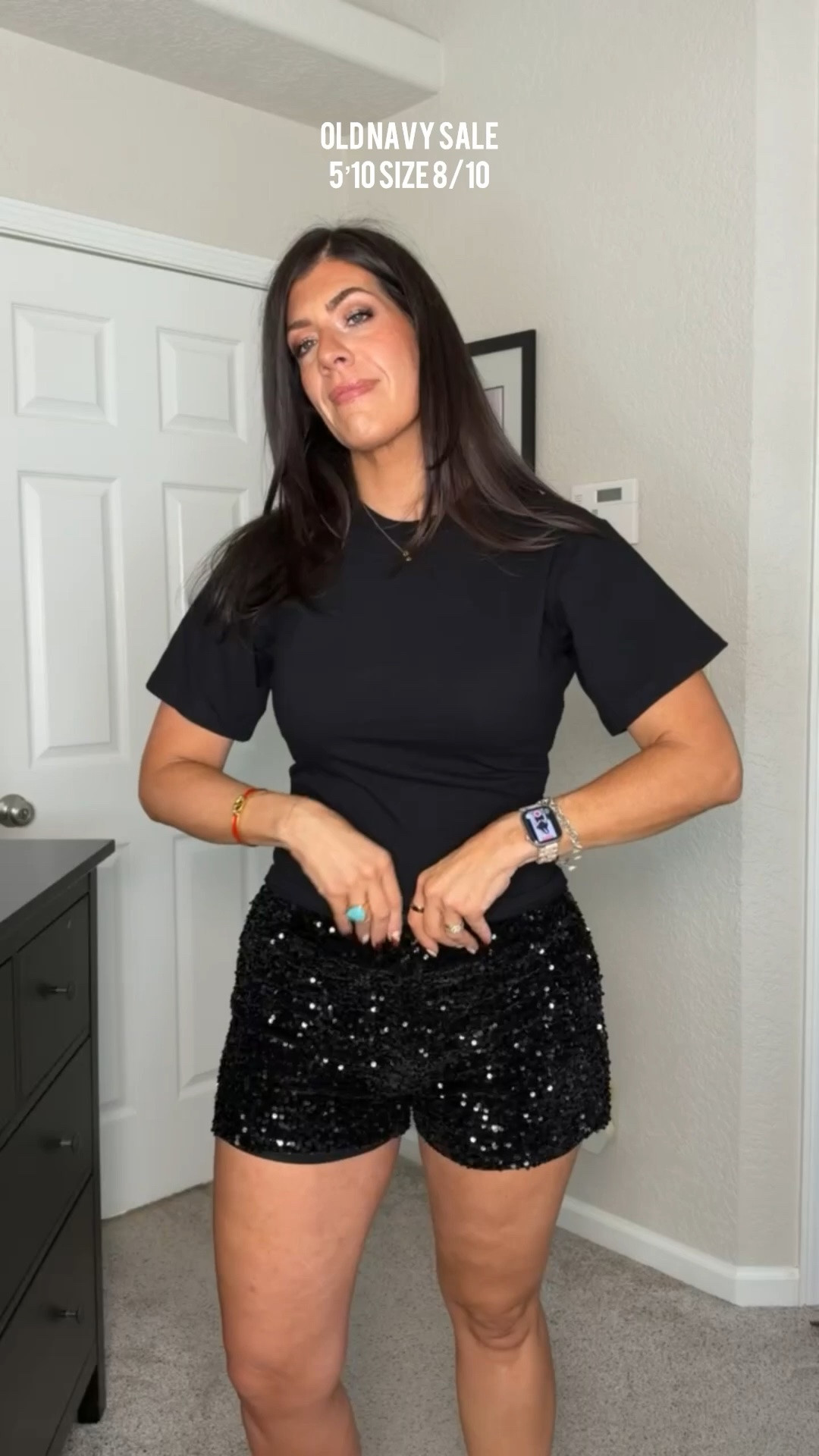 Old Navy Sale! Wearing a medium in the top and shorts

Midsize fashion, midsize fall style, fall fashion, old navy sale, old navy fall, midsize fall style, midsize style 

 