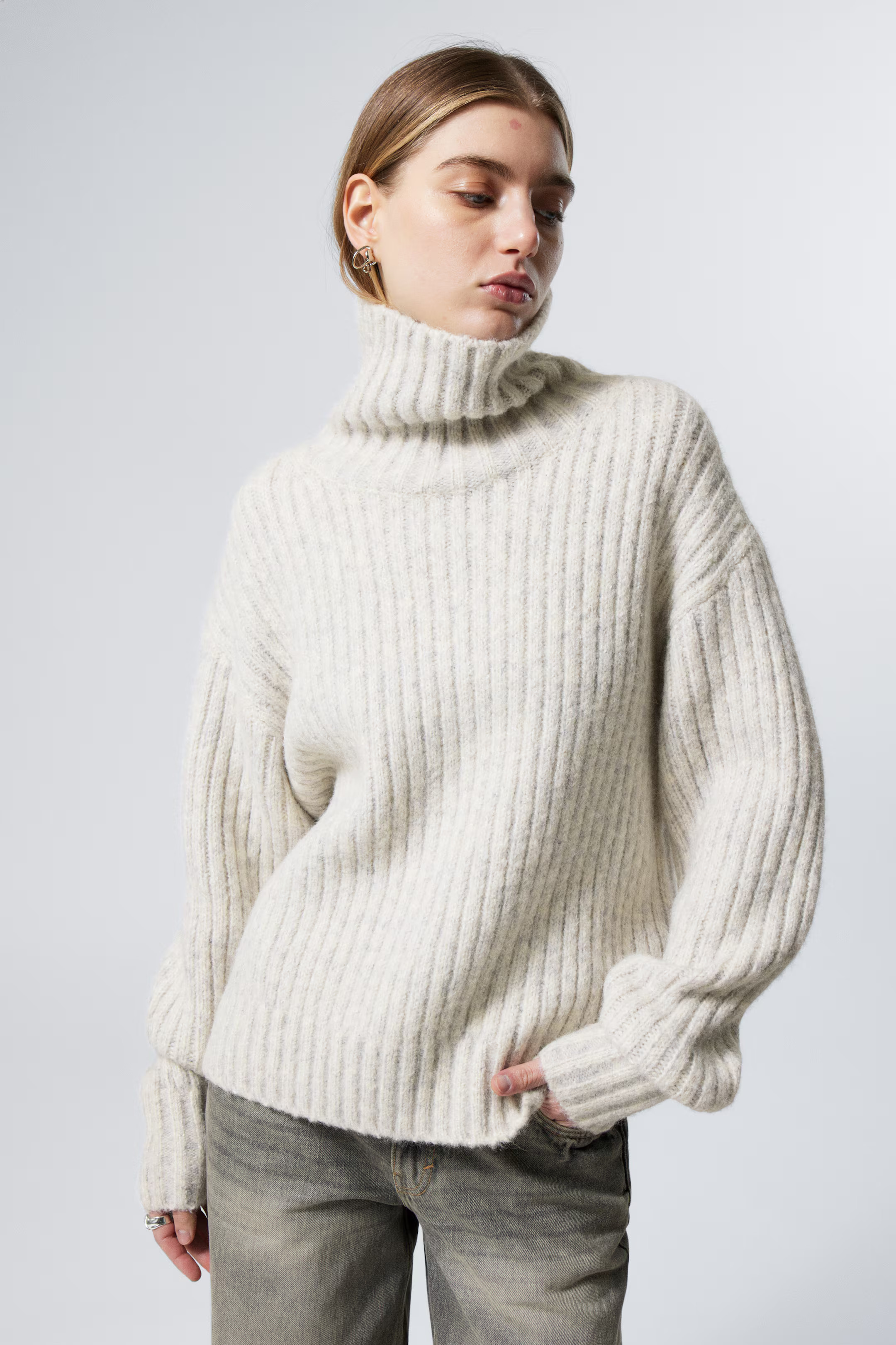 Loose Knitted Turtleneck Sweater | H&M (UK, MY, IN, SG, PH, TW, HK)