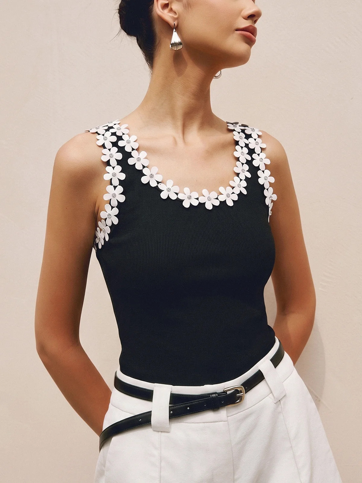 Floral Trim Ribbed Cami Top | Commense