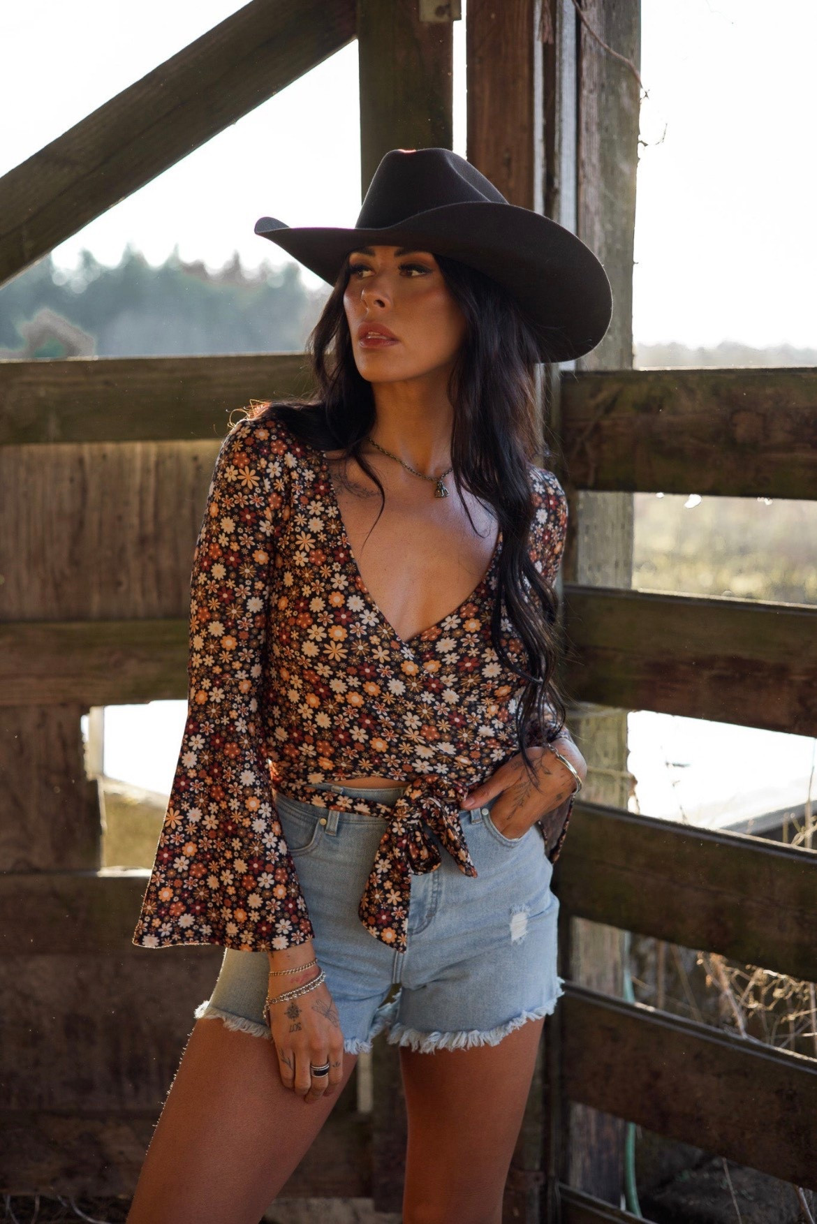 ✨ Spring Vibes ✨ Loving this effortless OOTD! The Brook high-waisted denim shorts (S–XL, 4” inseam) paired with the Woodstock floral bell-sleeve top is my go-to spring combo—cute, comfy, and totally wearable all day 🌸💛 Don’t forget to use my 20% off code: JessieHeatherly at checkout! 💖 #OOTD #SpringStyle #HighWaistDenim #FloralTop #CurvyStyle #LTKSpring #LTKStyle #SpringOutfit #MomStyle #EverydayChic


#LTKootd #LTKMidsize