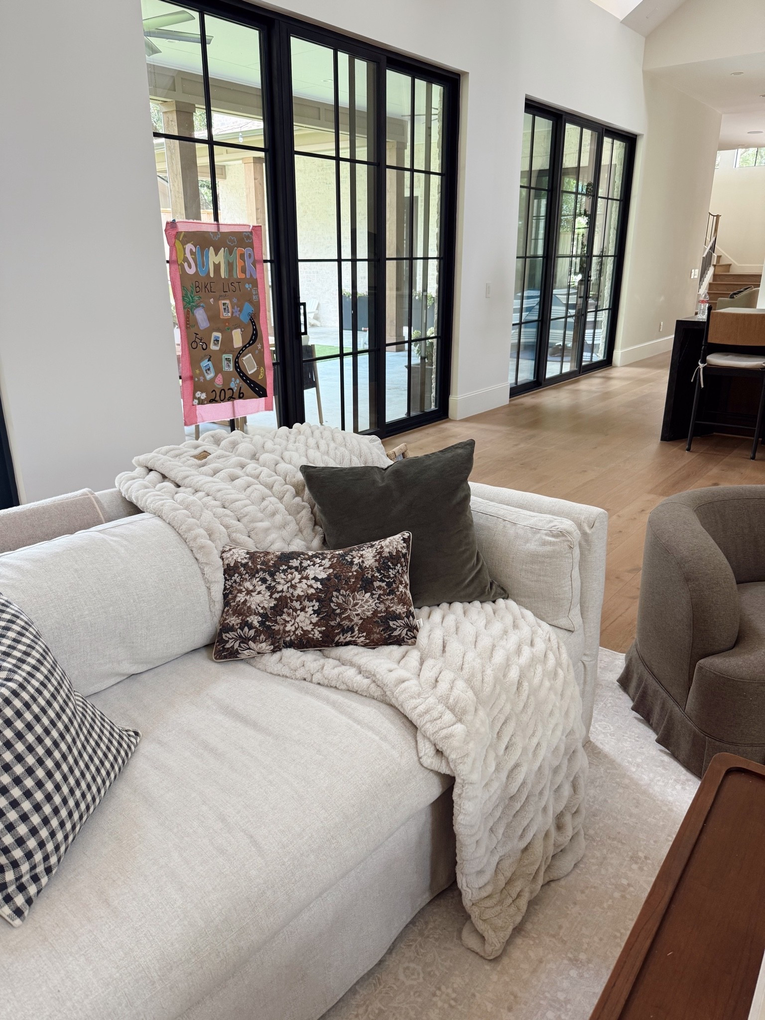 Living room throw blanket!

#LTKHome #LTKdayinmylife #LTKSeasonal