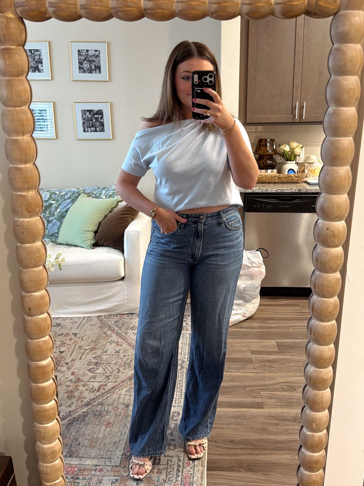 Really loving this new top from Aritzia! Perfect for a casual daytime look or dress it up for the evening. Also these jeans are so soft - my new fav pair!! Polka dot heels from Zara :)

#LTKootd