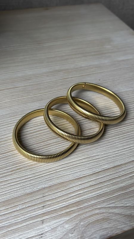 Amazon jewelry
Amazon find
Gold bangles 

#LTKVideo #LTKStyleTip #LTKSeasonal