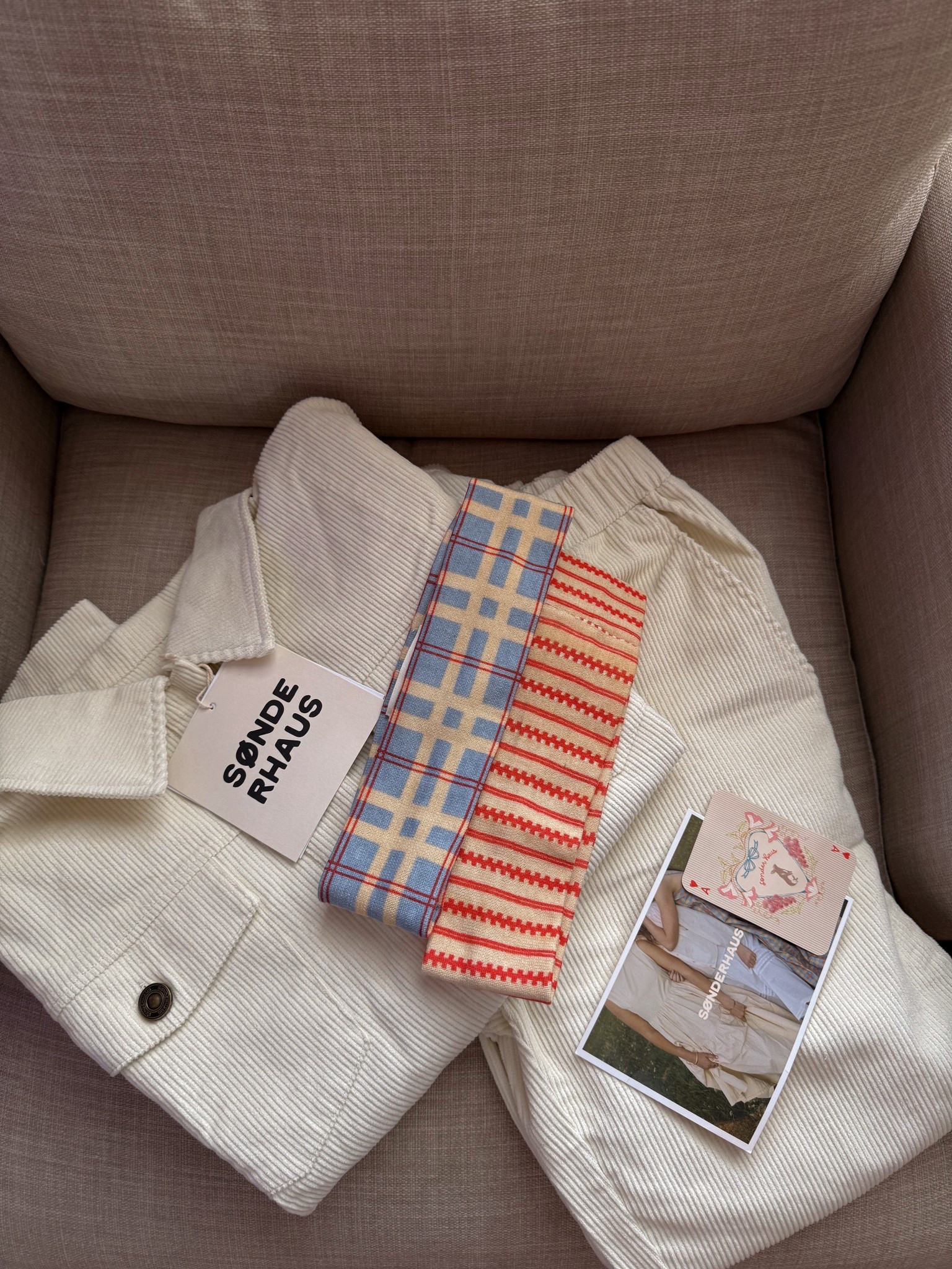 @sonderhaus.studios

Cyber Monday sale and Black Friday sale happening now. 30% off sitewide with additional 20% off their outlet! 😍

This gorgeous cord set in cream will be a year long staple!! 🤍

#ad