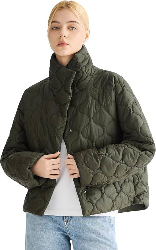 Orolay Women's Oversized Quilted Jacket Cropped Puffer Coat Spring Lightweight Short Outerwear wi... | Amazon (US)