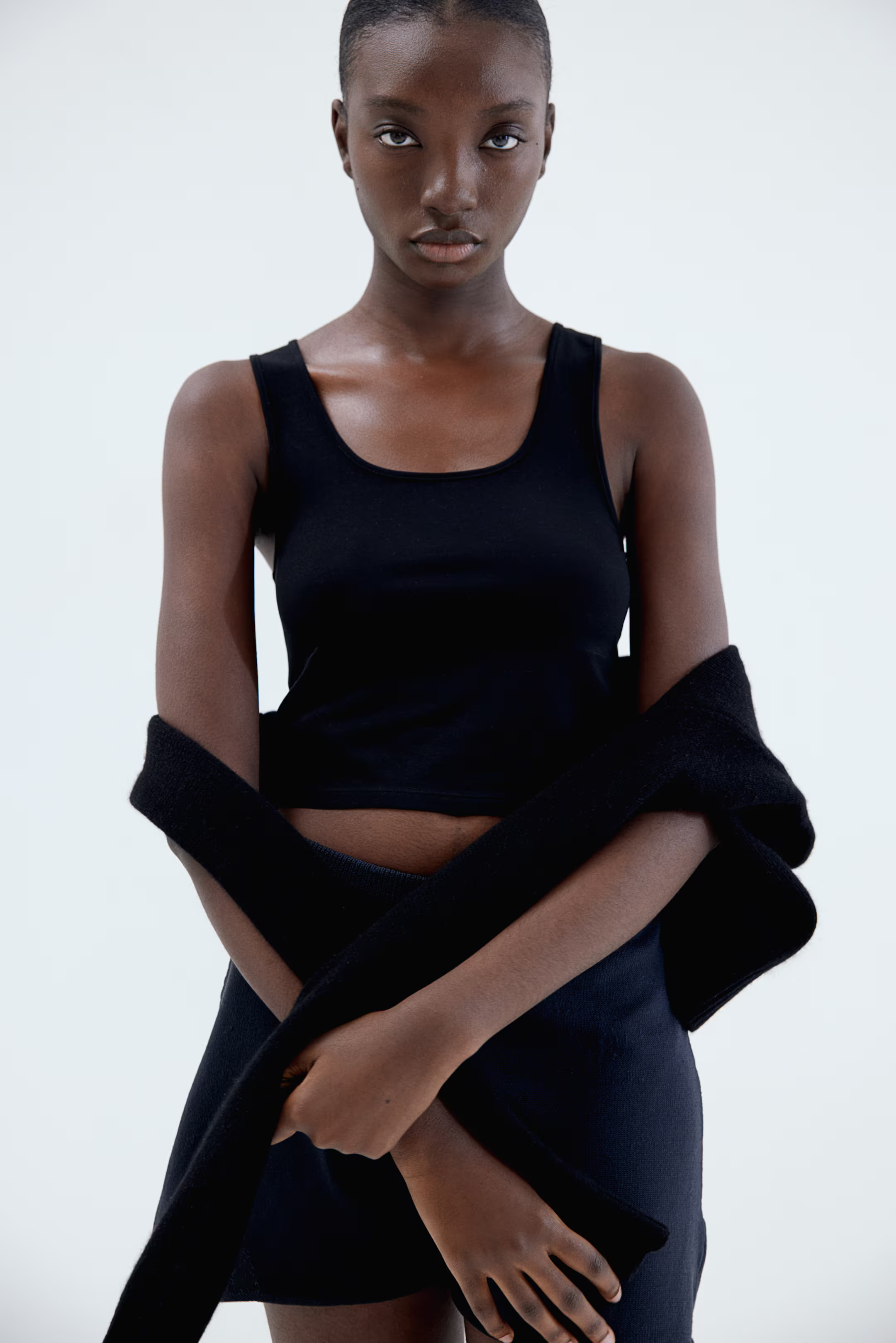 Crop Tank Top - Low-cut Neckline - Sleeveless - Black - Ladies | H&M US | H&M (US + CA)