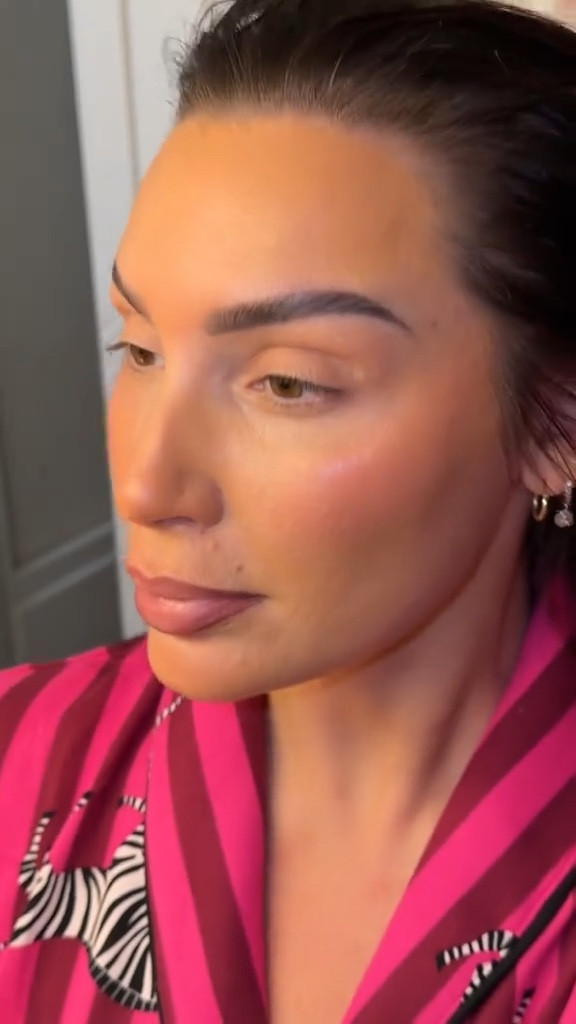 12-hour wear and still flawless — the Huda Beauty Lip Contour Stain in Warm Brown is my new go-to. Perfectly defined, never drying, and it doesn’t budge. #LTKBeauty #MakeupMustHave #HudaBeautyLipContour

#LTKItBag #LTKStyleTip #LTKBeauty