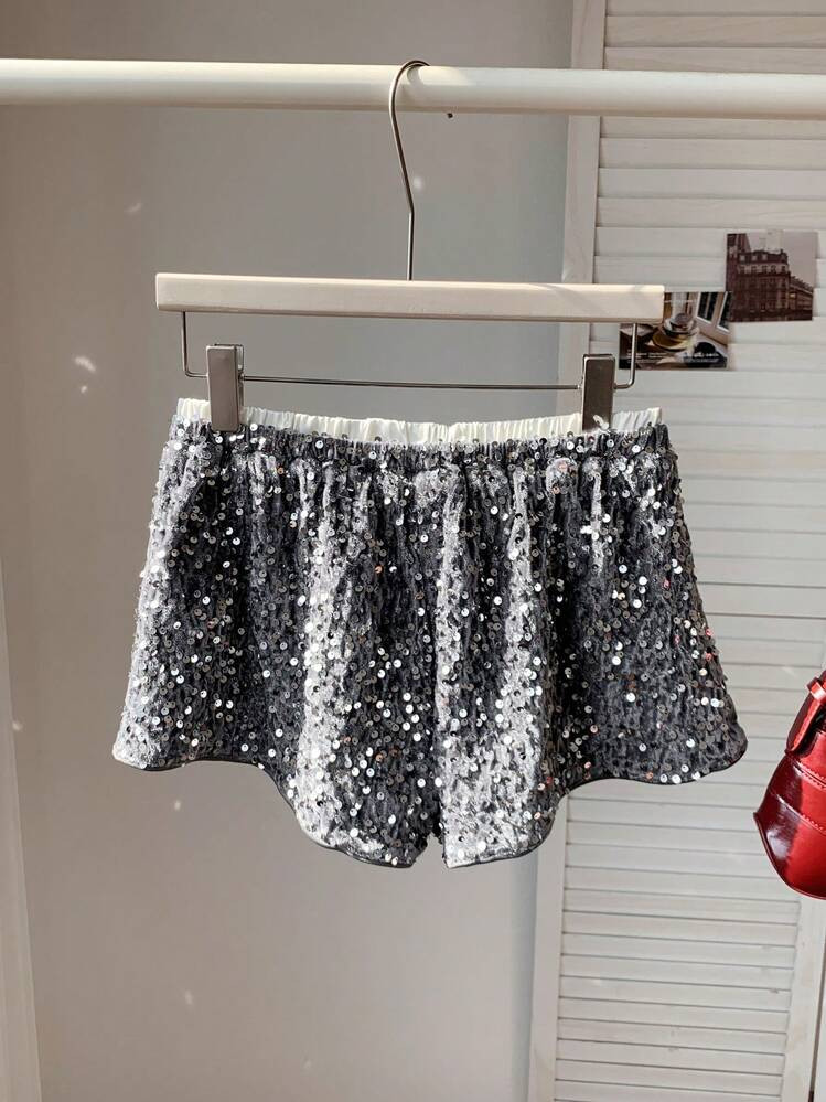 Comfortcana Sequin Detail Casual Shorts, Minimalist & Fashionable For Daily Wear | SHEIN