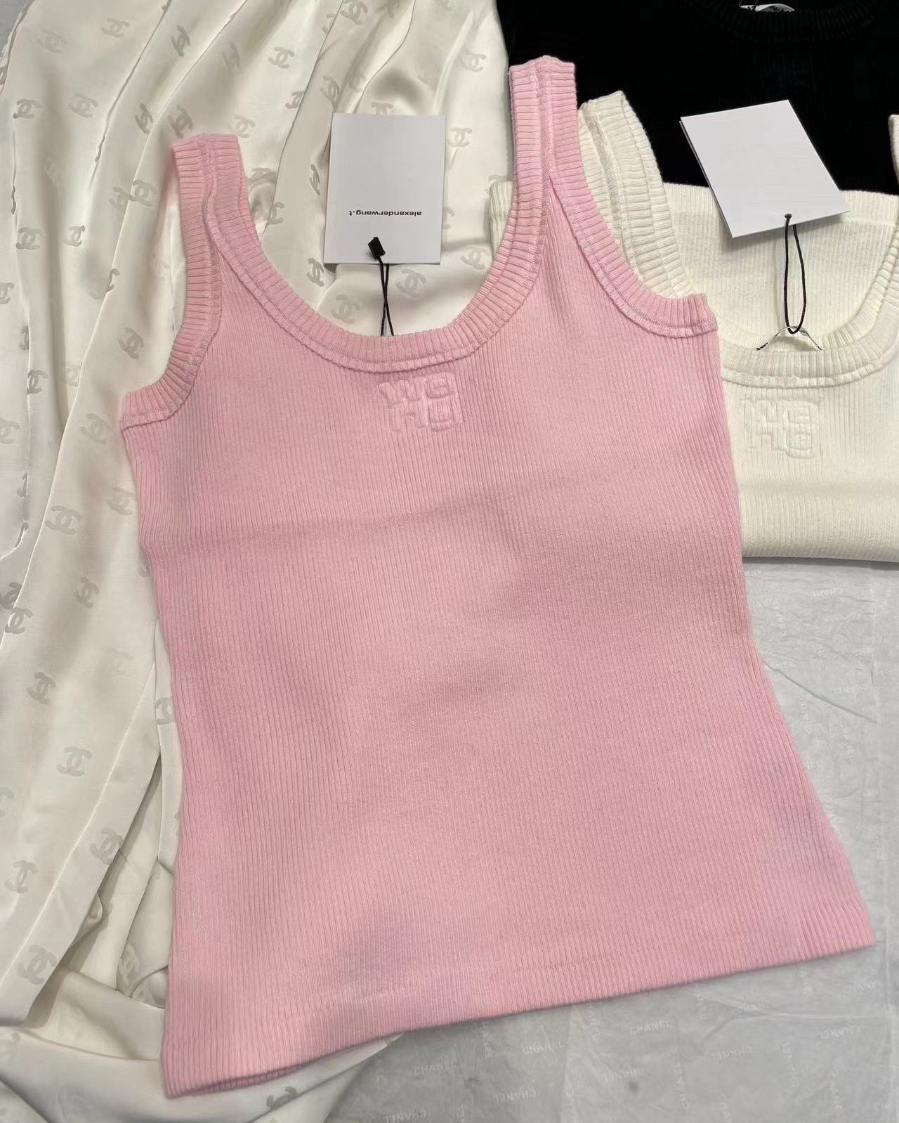 Wang top
#dhgate

#LTKSaleAlert #LTKFindsUnder100 #LTKFindsUnder50