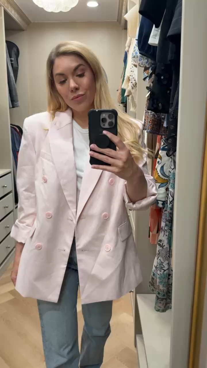 Can you believe this blazer is from Target?!? 


#LTKSeasonal #LTKootd #LTKgrwm