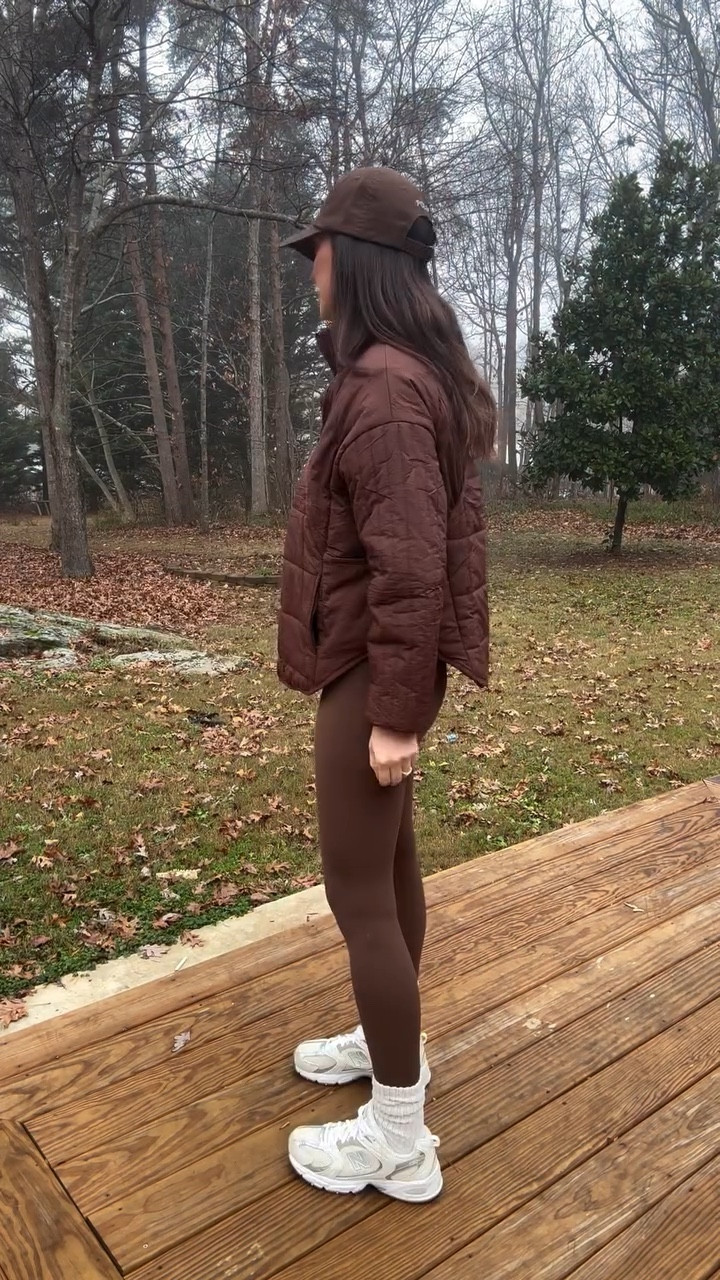 And I’m so comfortable! Loving the all the brown 🐻 🤎 

Say BROWN for details 

These leggings are very comfortable, I did the size medium and I did a small for the brown puffer. If you want the puffer more oversized you could do a small. 

#Sundayoutfit #wiw #ootd