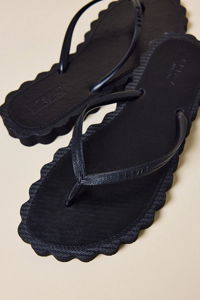 Brizza Arezzo Scalloped Thong Sandals | Urban Outfitters (US and RoW)
