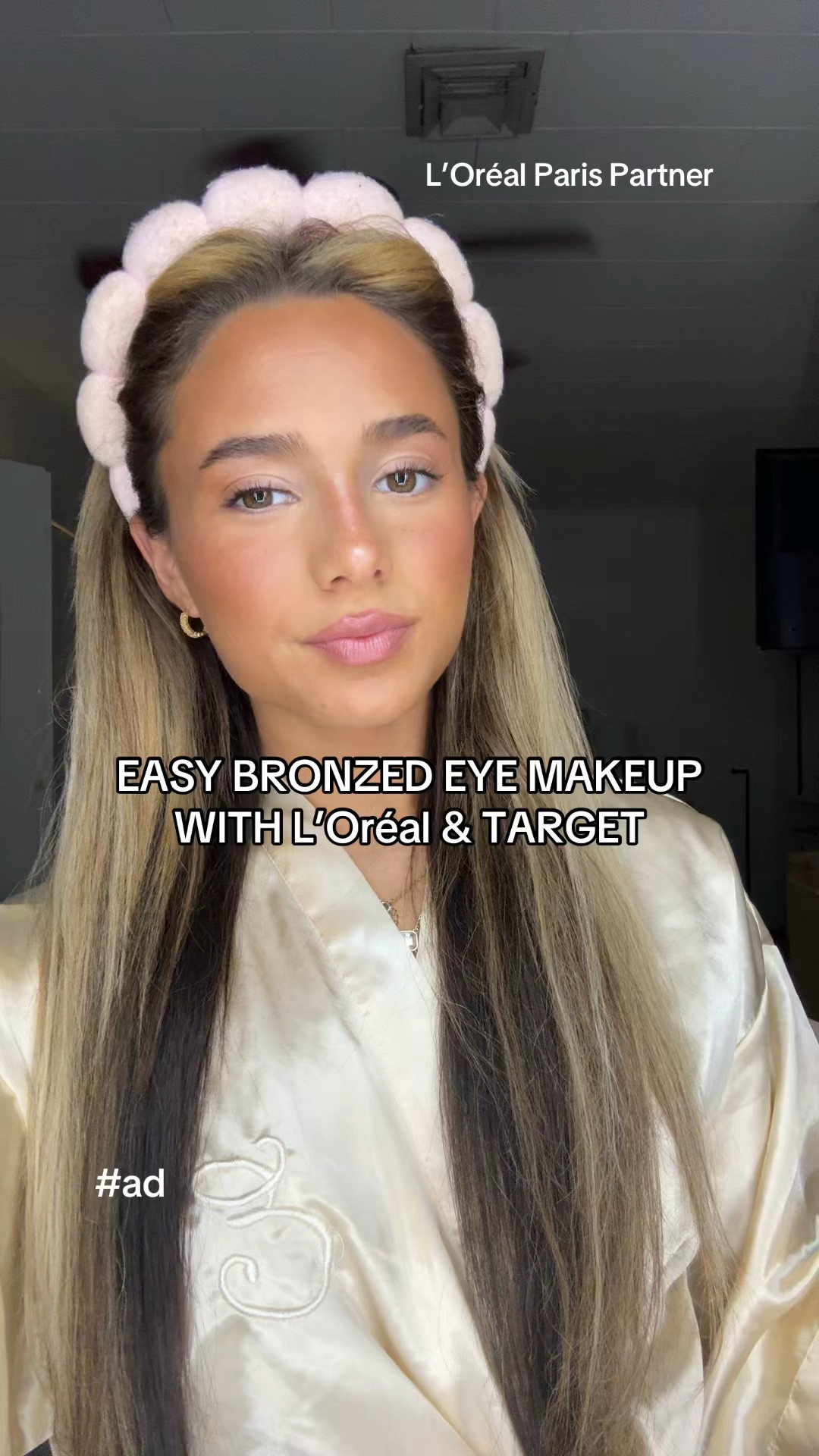 #LOrealParisPartner #ad 3 easy steps you don’t even need a brush🤎The Le Shadow Sticks are super blendable and give a cooling feel on the lids—perfect for an effortless look in seconds!
#LOrealParisMakeup #TargetPartner #Target @LorealParisUSA @Target