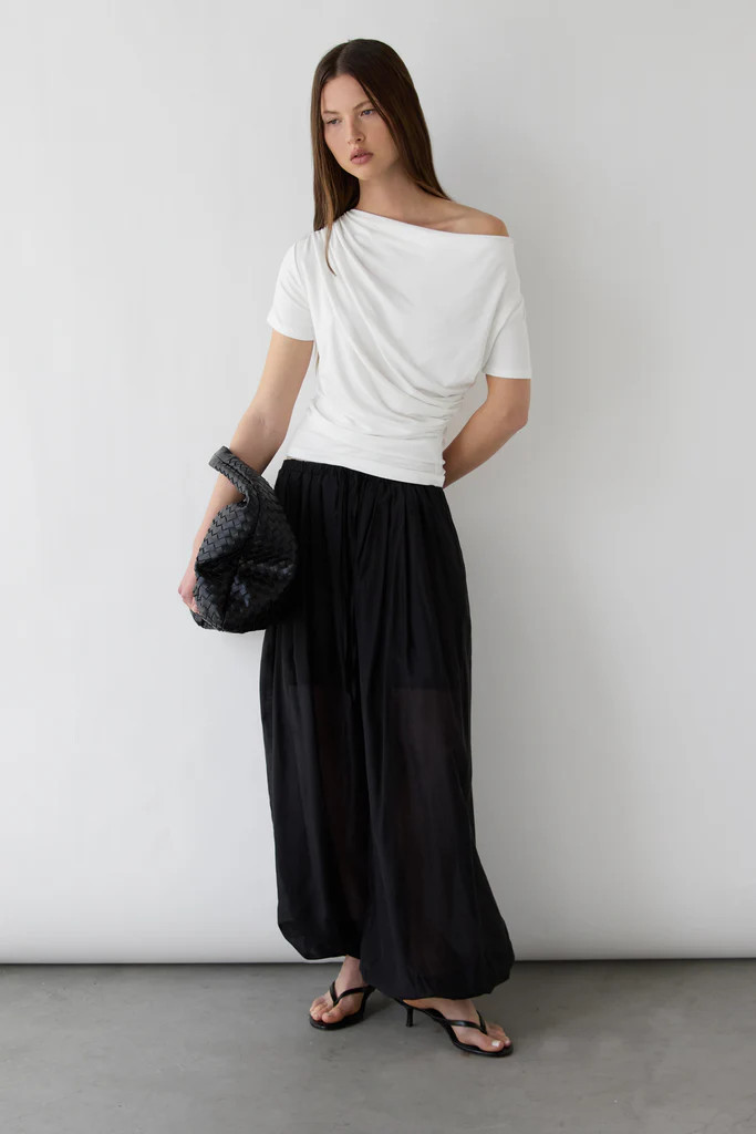 BOAT NECK TOP WITH SHIRRED SIDE DETAIL | OAK + FORT