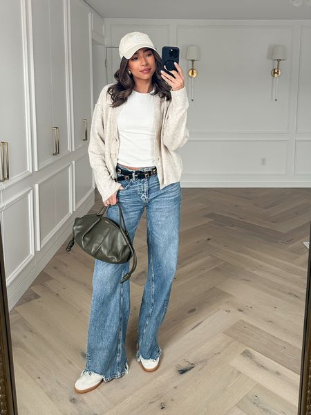 Casual spring outfit 🤍 wearing size small top, small cardigan and size 2 long in jeans 


Casual outfit 
Errands outfit
Jeans outfit 

#LTKfindsunder100 #LTKstyletip